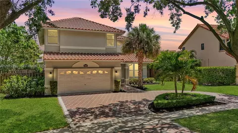 10851 London St, Hollywood, FL 33026