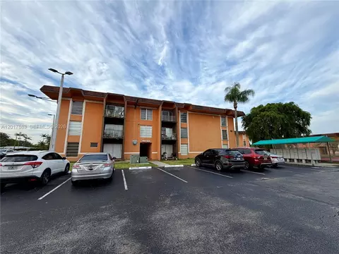 9429 SW 76th St #W25, Miami, FL 33173
