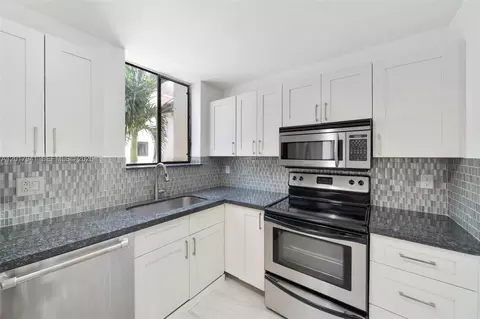 1401 NE 9th St #26, Fort Lauderdale, FL 33304