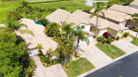 2940 NW 99th Pl, Doral, FL 33172