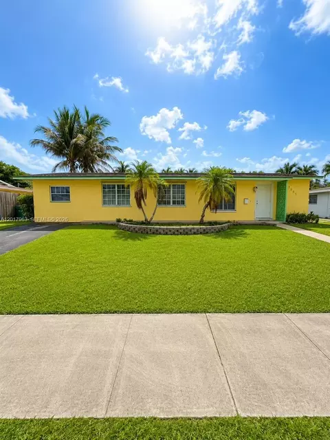 15805 SW 99th Ct, Miami, FL 33157