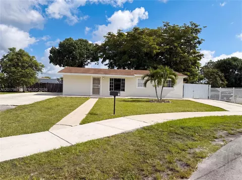 4403 NW 202nd St, Miami Gardens, FL 33055