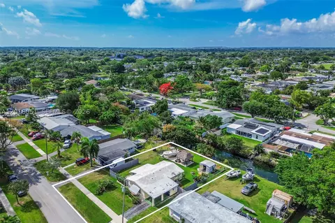 9940 Belgrade Rd, Cutler Bay, FL 33157