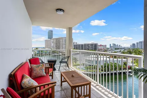 121 Golden Isles Dr #707, Hallandale Beach, FL 33009