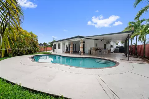 13611 SW 77th St, Miami, FL 33183
