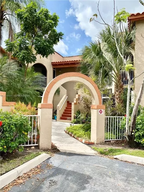 365 SW 86th Ave #203, Pembroke Pines, FL 33025