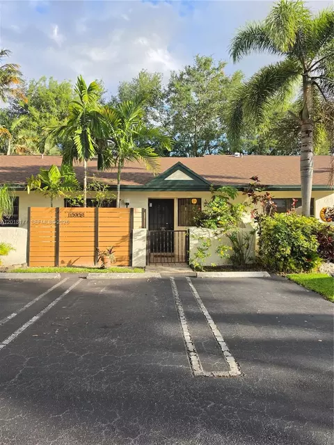 10908 SW 72nd St #215, Miami, FL 33173