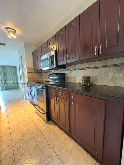 835 NW 81st Way #5, Plantation, FL 33324