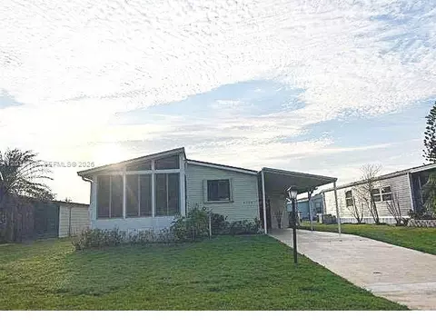8208 W Bitterbush Ln, Port Saint Lucie, FL 34952