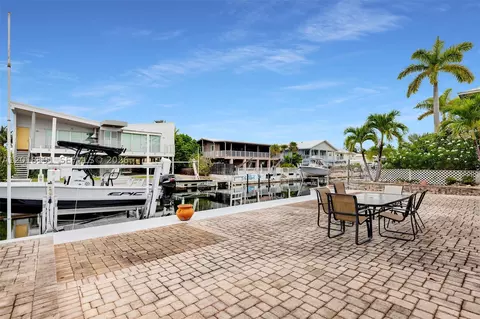 Exterior - 29565 Flying Cloud Ave, Big Pine Key, FL 33043 photo 14 of 17