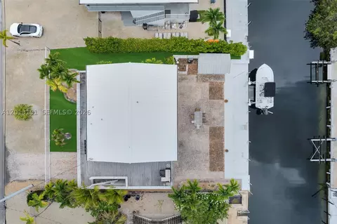 View/Area - 29565 Flying Cloud Ave, Big Pine Key, FL 33043 photo 6 of 9