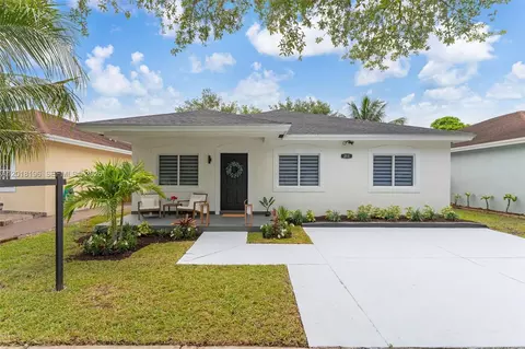 211 SW 15th Ter, Homestead, FL 33030