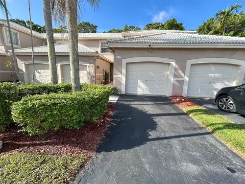 2042 Madeira Dr, Weston, FL 33327
