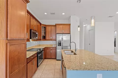 Kitchen - 3323 W 96th Pl, Hialeah, FL 33018 photo 4 of 4