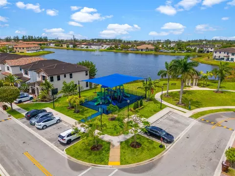 View/Area - 3323 W 96th Pl, Hialeah, FL 33018 photo 9 of 10
