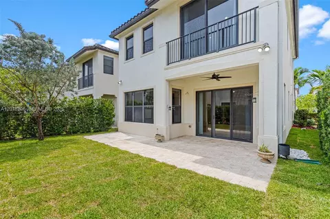 Exterior - 3323 W 96th Pl, Hialeah, FL 33018 photo 7 of 9