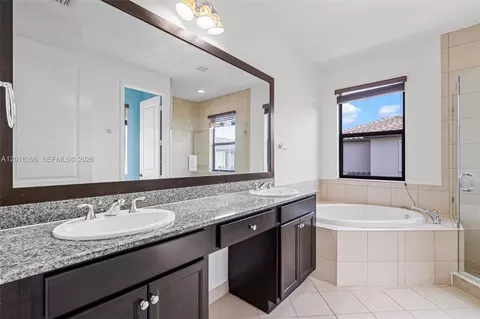 Bath - 3323 W 96th Pl, Hialeah, FL 33018 photo 1 of 4