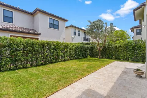 Exterior - 3323 W 96th Pl, Hialeah, FL 33018 photo 6 of 9