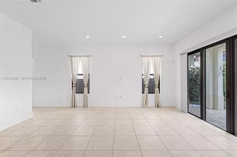 Living - 3323 W 96th Pl, Hialeah, FL 33018 photo 4 of 11