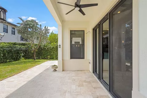 Exterior - 3323 W 96th Pl, Hialeah, FL 33018 photo 5 of 9