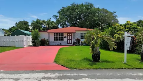 125 SW 3rd Ave, Hallandale Beach, FL 33009
