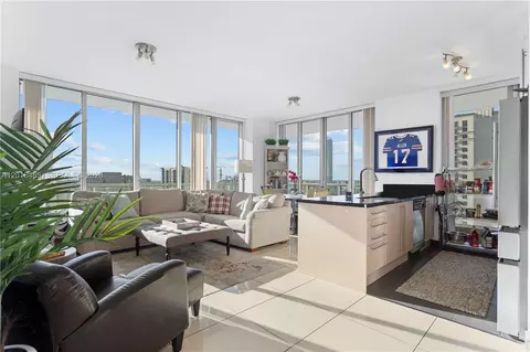 1111 SW 1st Ave #2925-N, Miami, FL 33130