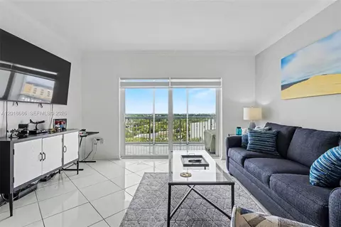 3850 Washington St #1115, Hollywood, FL 33021