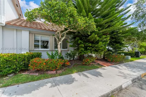 20869 NW 4th St, Pembroke Pines, FL 33029