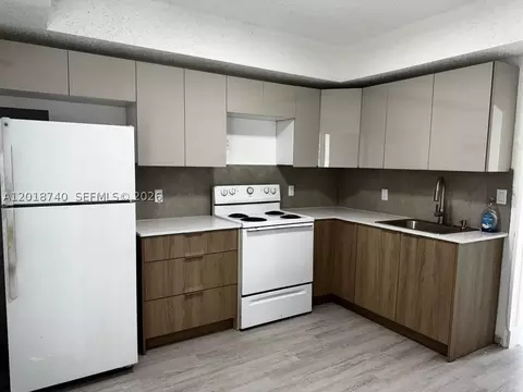 33 Allen Rd, West Park, FL 33023