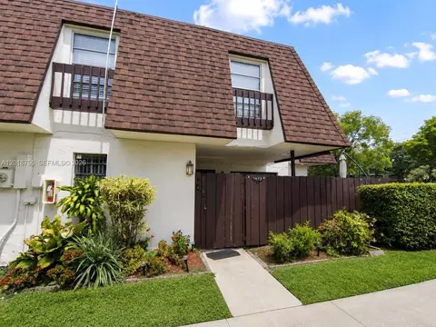 7833 Tam Oshanter Blvd #7833, North Lauderdale, FL 33068