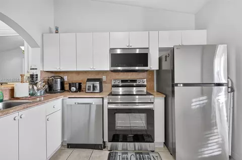 2600 SE 12th Pl #203, Homestead, FL 33035