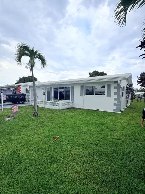 2960 NW 1st Dr, Pompano Beach, FL 33064