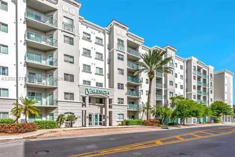 6001 SW 70th St #241, South Miami, FL 33143