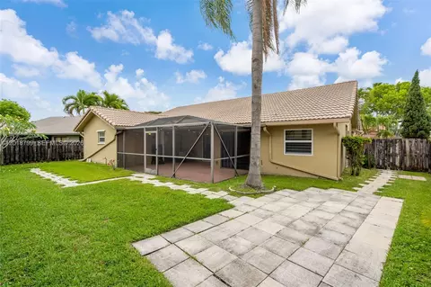 Exterior - 7817 Sunflower Dr, Margate, FL 33063 photo 3 of 4