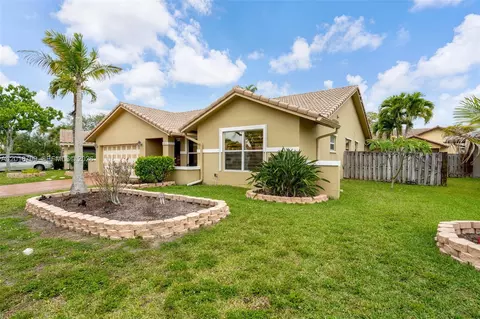 Exterior - 7817 Sunflower Dr, Margate, FL 33063 photo 2 of 4