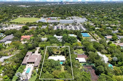 View/Area - 7480 SW 122nd St, Pinecrest, FL 33156 photo 4 of 7