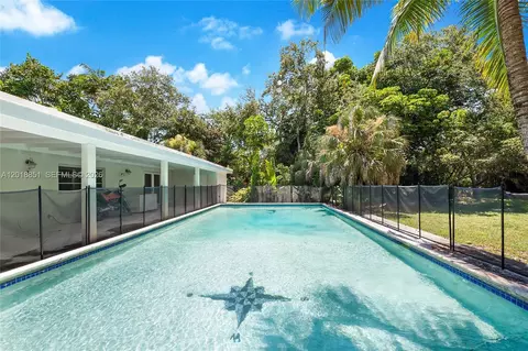 Exterior - 7480 SW 122nd St, Pinecrest, FL 33156 photo 1 of 5