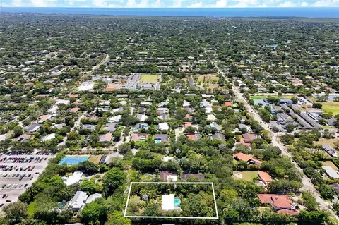 View/Area - 7480 SW 122nd St, Pinecrest, FL 33156 photo 6 of 7