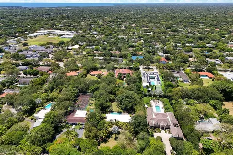 View/Area - 7480 SW 122nd St, Pinecrest, FL 33156 photo 3 of 7