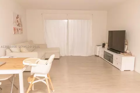 2200 S Cypress Bend Dr #204, Pompano Beach, FL 33069