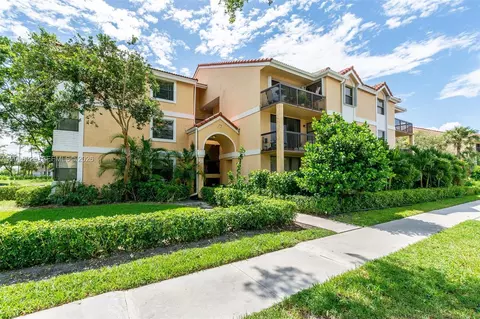 5721 Riverside Dr #202B5, Coral Springs, FL 33067