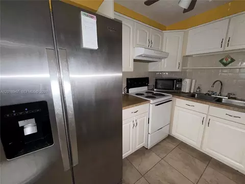 22 SE 3rd Ter #3, Dania Beach, FL 33004 photo 4