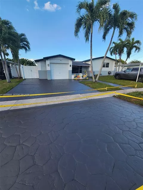 3617 NW 37th St, Lauderdale Lakes, FL 33309