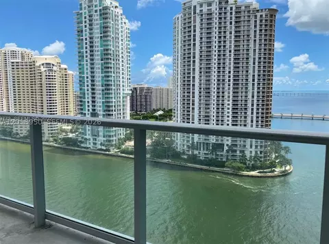 300 S Biscayne Blvd #T-1606, Miami, FL 33131