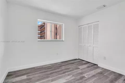 Bedroom - 10101 W Okeechobee Rd #16202, Hialeah Gardens, FL 33016 photo 3 of 6