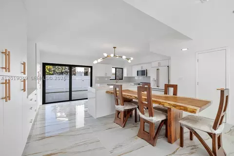 16449 NE 26th Ave #16, North Miami Beach, FL 33160