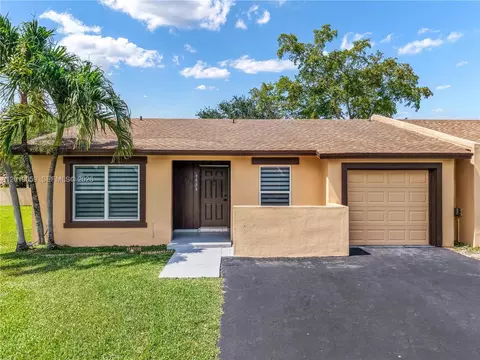 9531 W Heather Ln, Miramar, FL 33025