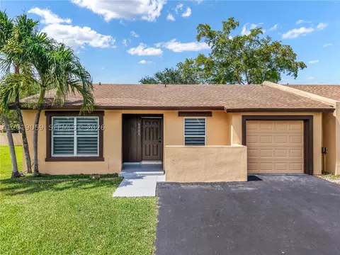 9531 W Heather Ln, Miramar, FL 33025