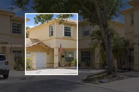 724 NW 170th Ter, Pembroke Pines, FL 33028