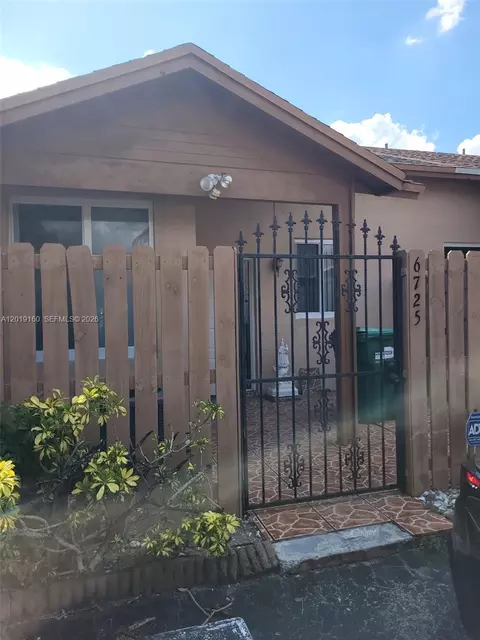 6725 NW 188th Ter, Hialeah, FL 33015